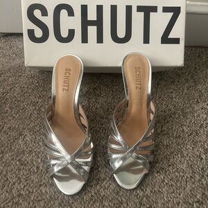 Schutz Beylah silver sandals size 7 BN